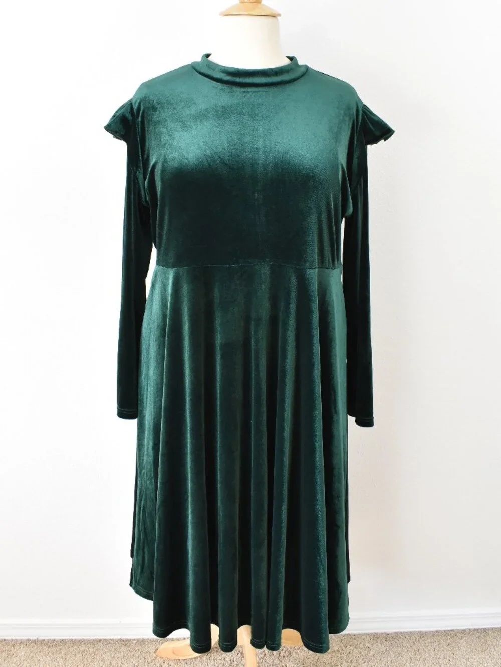 Ivy City Co La La Lady Velvet Ruffle Dress - 4X - Picture 3 of 9